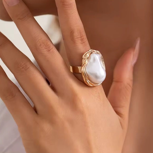 NEW! Zara model Gold and Pearl Women's Ring 
Adjustable - Picture 2 of 8
